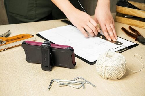 "Essential OtterBox Defender Series Belt Clip Holster for iPhone 13: Secure Your Device in Style!" - 이미지 5