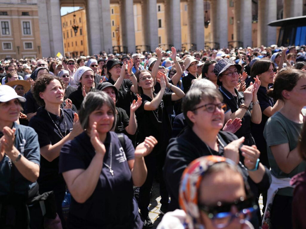 Pope Francis Farewelled: A Solemn Service Draws Thousands in Rome