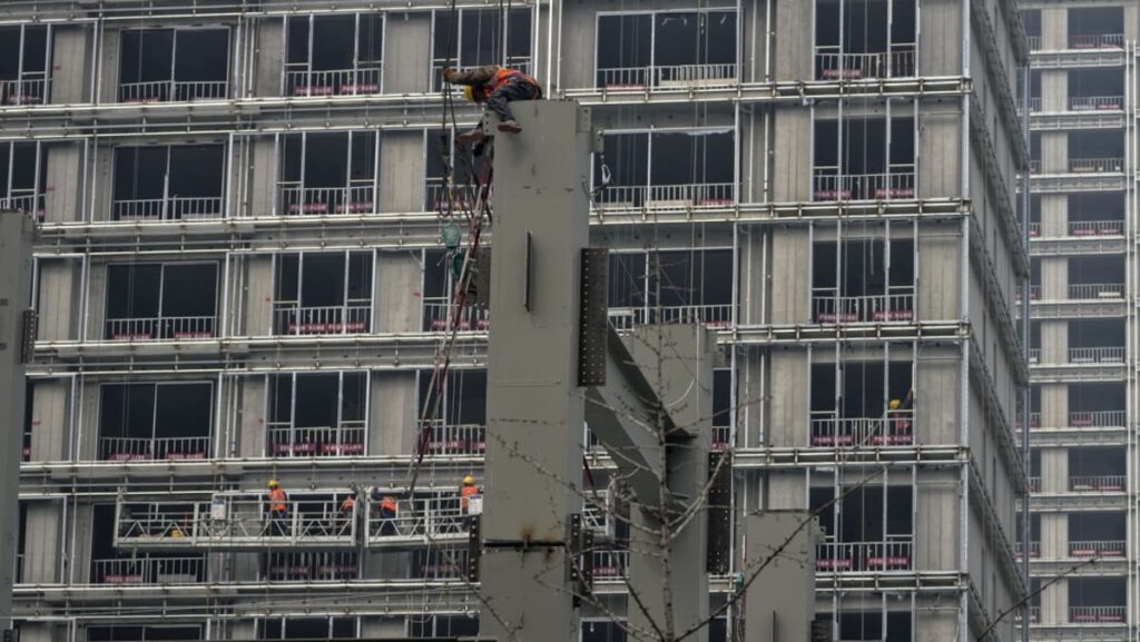 Shanxi Neighborhood Rocked by Blast, 17 Injured in Chaos