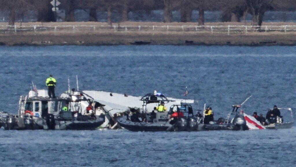 “Pilot’s Defiance: Black Hawk’s Tragic Misstep Before DC Crash Unveiled”