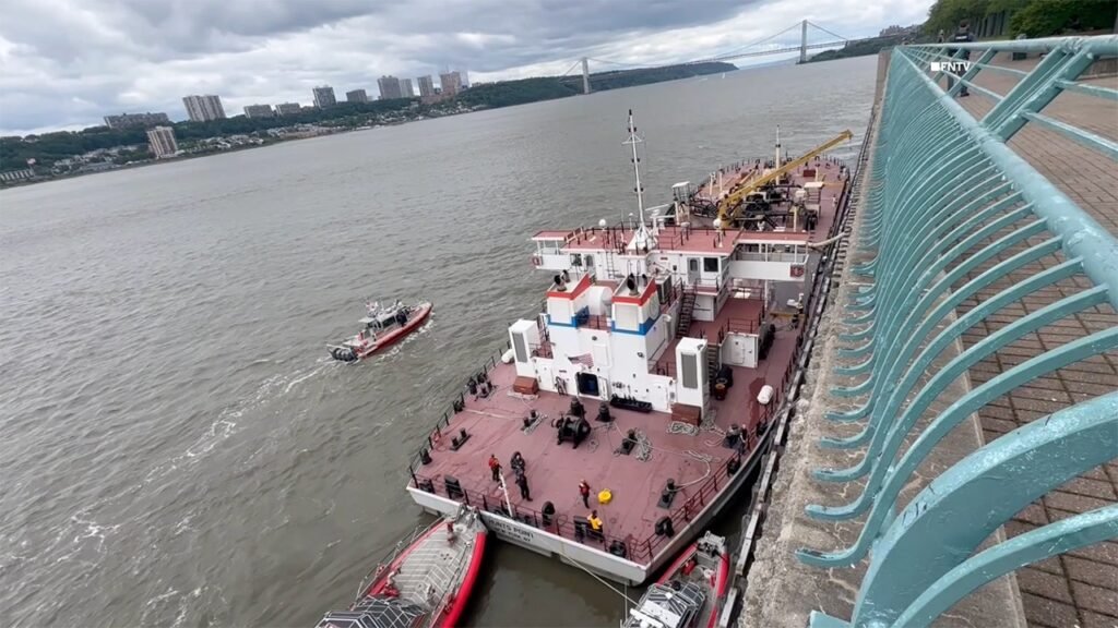 NYC DEP worker killed, 2 injured in raw sewage boat explosion on Hudson River