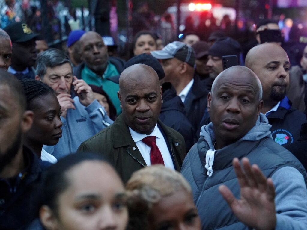 Newark mayor denies trespassing at US immigration centre following arrest | Politics News