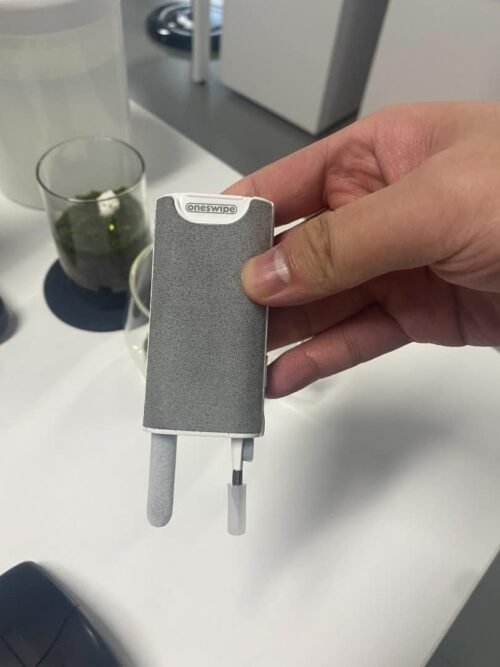 ONESWIPE All-in-One Cleaner Kit - Sanitizing Screen Cleaner with AirPod Cleaner Kit - Perfect Cleaning Kit for All Electronics, Phones, and Screens - 이미지 4