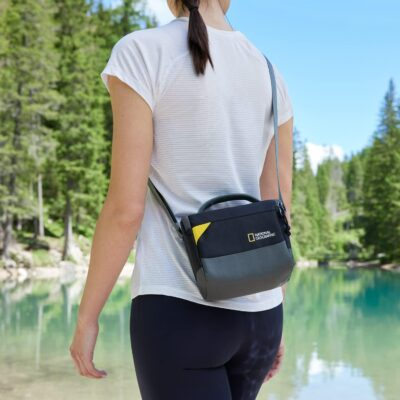 National Geographic Shoulder Bag Small, Camera Bag for DSLR and Mirrorless with Lens, and Accessories, Batteries, Cables, Adjustable Strap, Ultra-Lightweight, NG E1 2360, Black [Amazon Exclusive] - 이미지 9