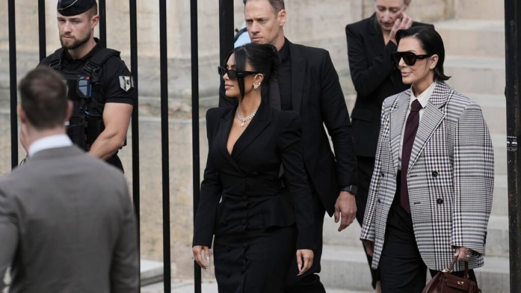 Paris court convicts eight over 2016 Kim Kardashian armed heist | Courts News
