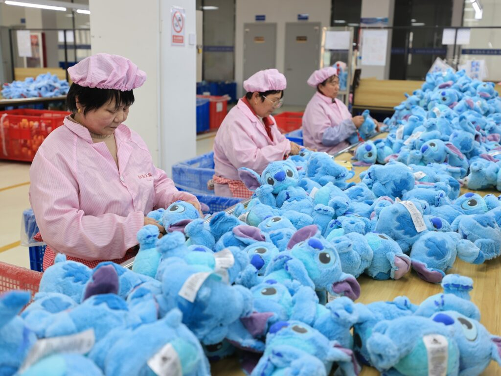 What percentage of US toys and Christmas goods are imported from China? | Donald Trump News