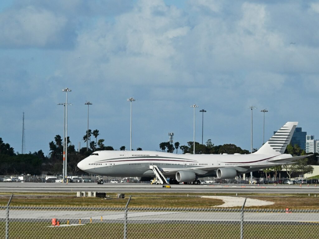 Can President Trump legally accept a 0m plane for free? | Donald Trump News