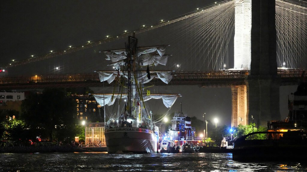 Mexican Navy sailing ship crashes into Brooklyn Bridge in New York | Social Media