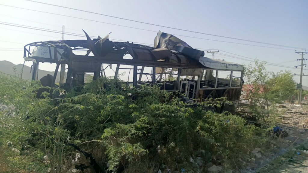 Suspected suicide bomb hits school bus in Pakistan, killing children