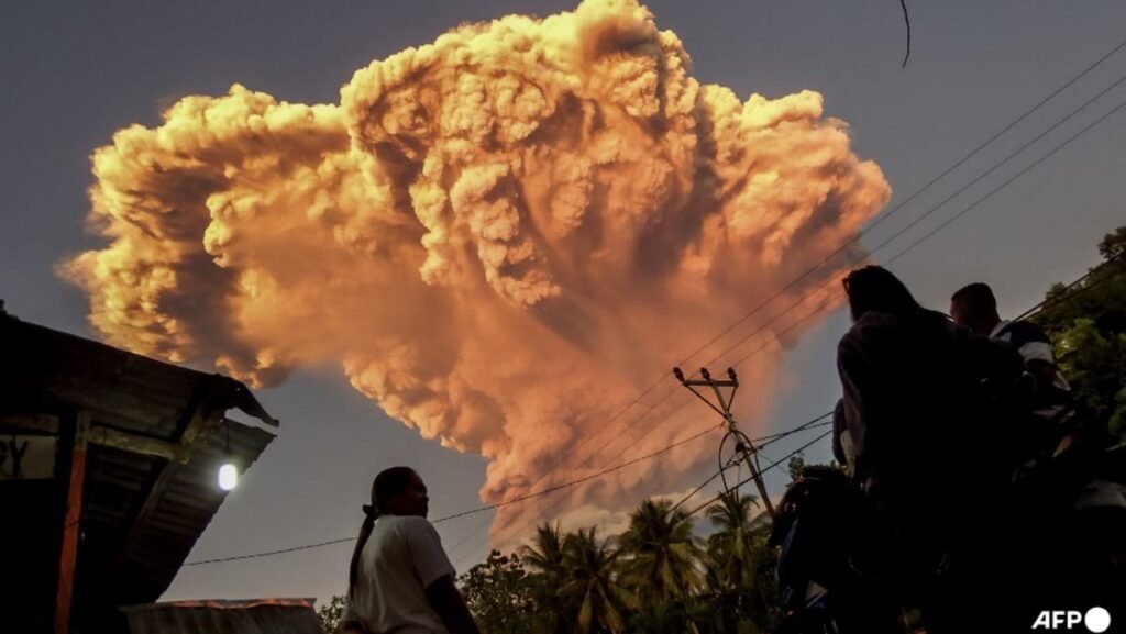 Volcanic Eruption in Indonesia Grounds Bali Flights: What Travelers Need to Know