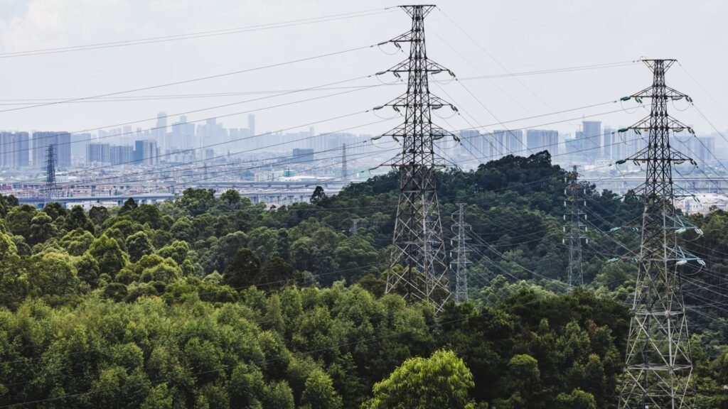 “Unpacking the Surge: Exploring the Rising Electricity Costs for American Families”