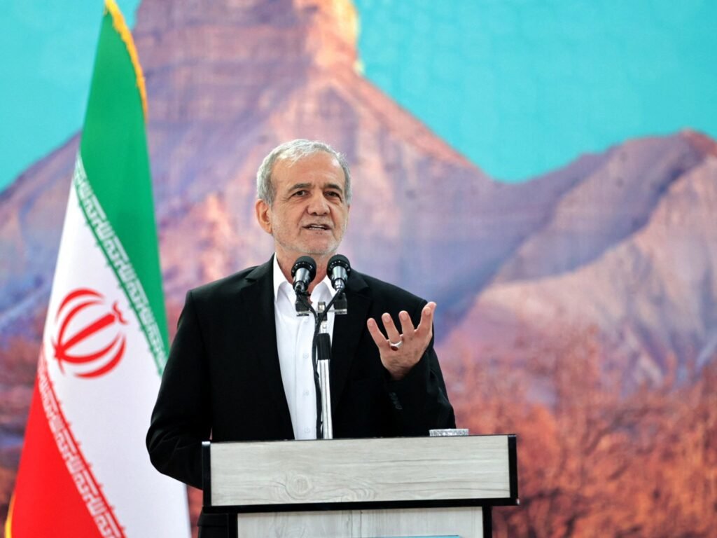 “Iran Stands Firm Amid U.S. Warnings of Possible Israeli Strikes During Nuclear Negotiations”