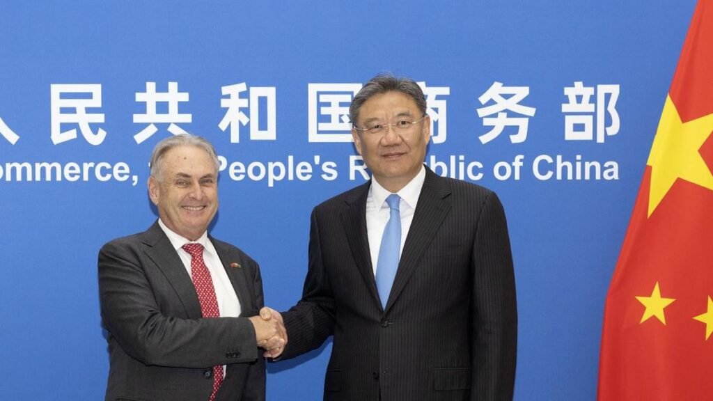 China’s Commerce Minister Advocates Strengthening Australia Relations