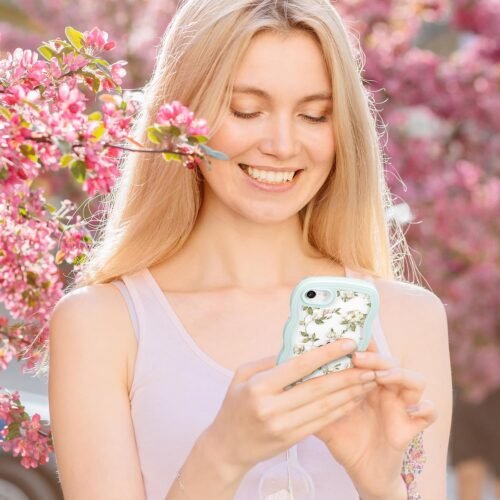 "Chic Green Leaf Floral Case: Slim & Stylish Protection for iPhone SE/8/7" - 이미지 6