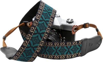 "Embrace Elegance: The Mystic Green Embroidered Camera Strap with Luxe Cowhide Accents for Every Photographer" - 이미지 8