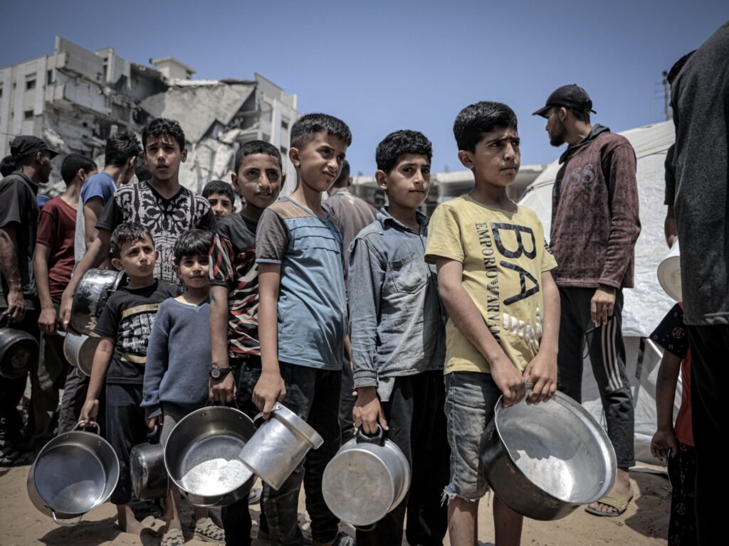 “GHF Halts Gaza Relief Efforts for 24 Hours as New Evangelical Leadership Takes Charge Amidst Ongoing Israel-Palestine Tensions”