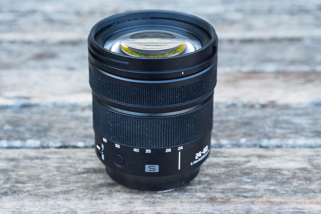 Panasonic Lumix S 24-60mm F2.8: The Perfect Blend of Quality and Value in Standard Zoom Lenses!