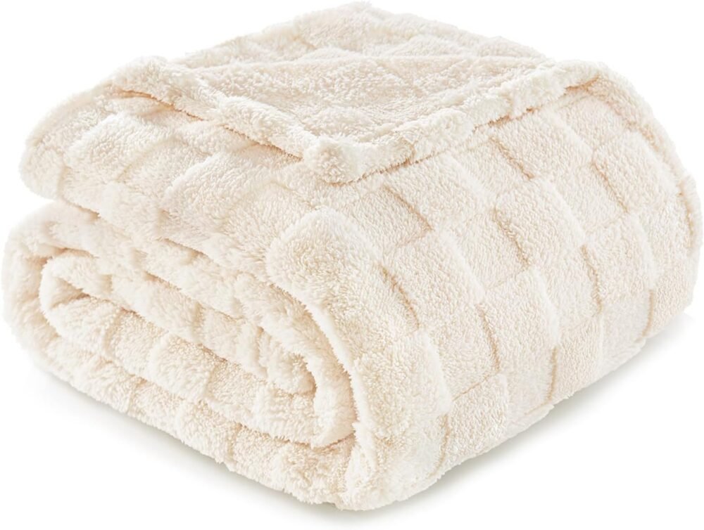 Luxurious Ivory Checkered Fleece Blanket for Year-Round Comfort