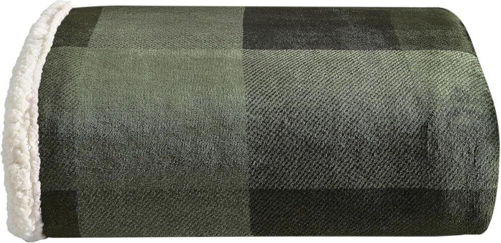 Cozy Comfort: Reversible Sherpa and Fleece Throw Blanket in Pine Plaid